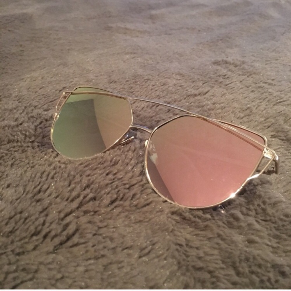 Rose Gold Sunnies Sunglasses Cat Aviators NEW - Picture 3 of 3